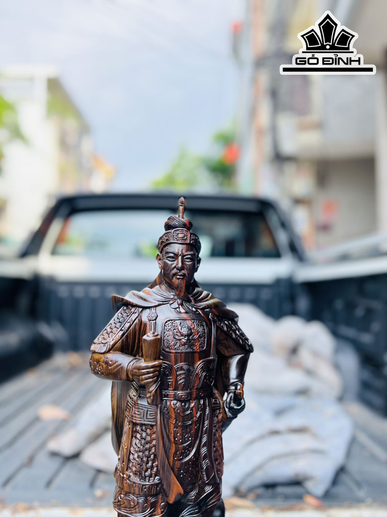 Tượng Trần Quốc Tuấn Gỗ Mun Hoa Cao 50 Ngang 18 Sâu 16 (cm)