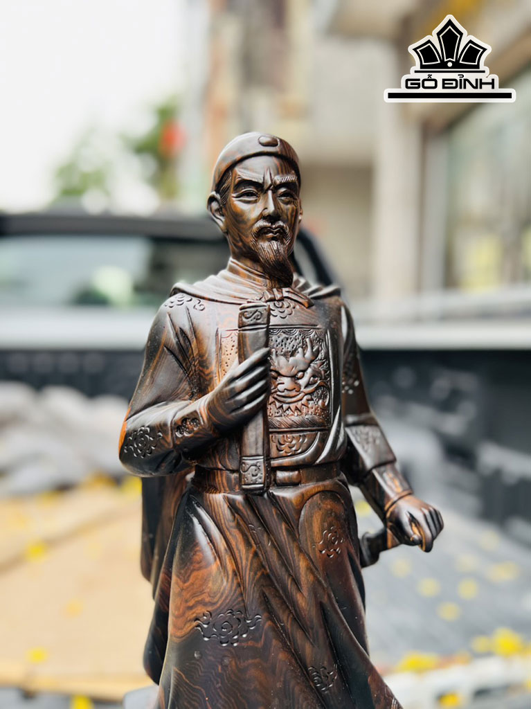 Tượng Trần Quốc Tuấn Gỗ Mun Hoa Cao 60 Ngang 19 Sâu 15 (cm)