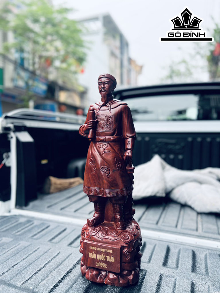 Tượng Trần Quốc Tuấn Gỗ Tử Đàn Cao 60 Ngang 19 Sâu 15 (cm)
