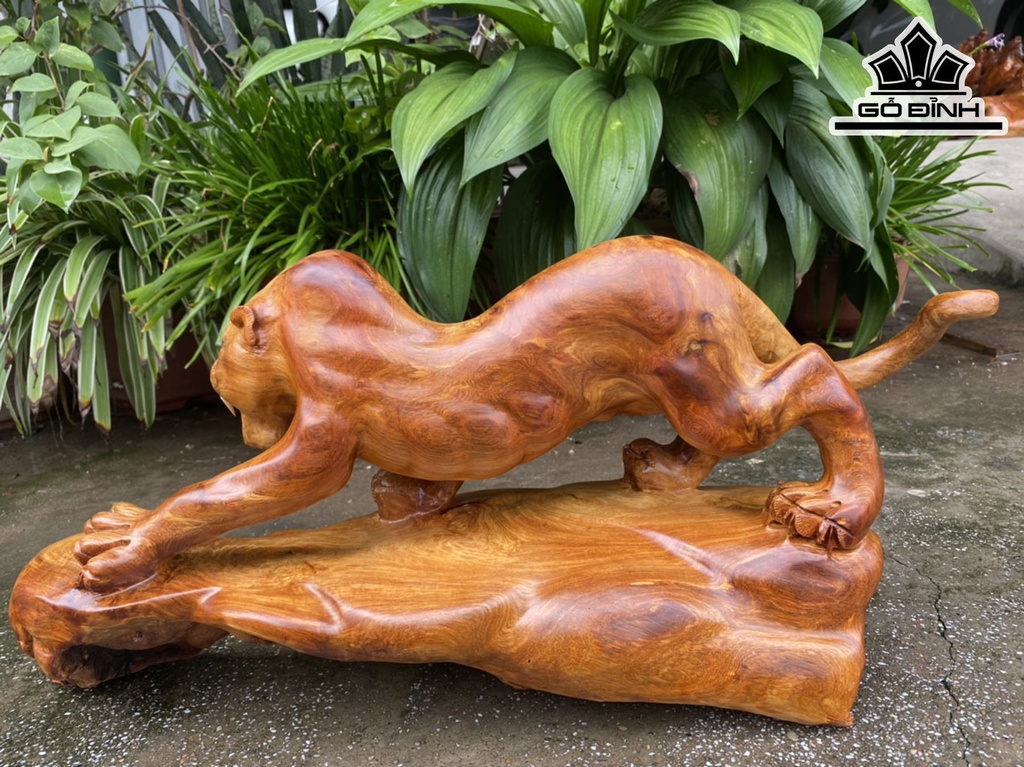 Tượng Báo Săn Mồi Gỗ Hương Cao 23 Ngang 60 Sâu 15 (cm)