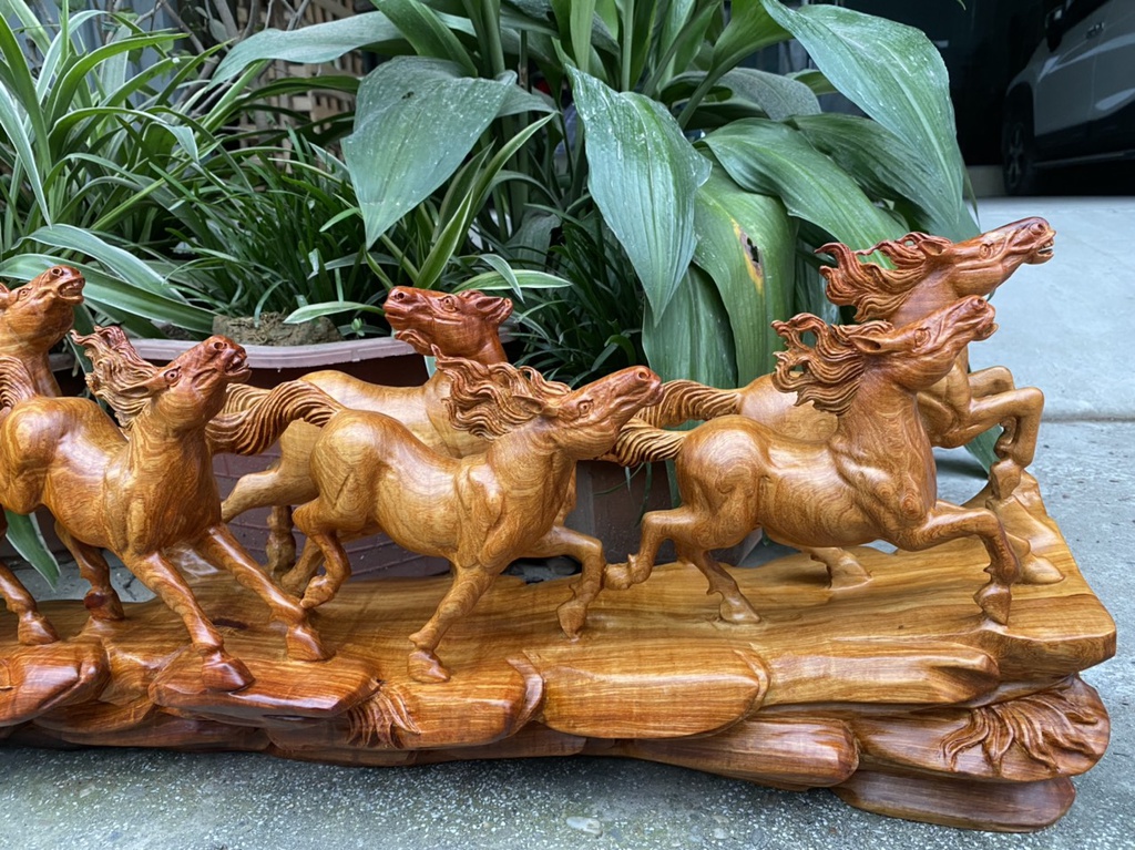Tượng Bát Mã Gỗ Hương Cao 30 Ngang 88 Sâu 17 (cm)