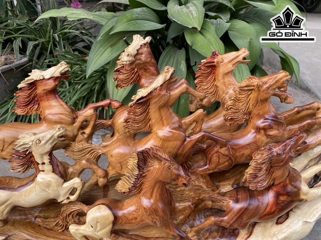 Tượng Bát Mã Gỗ Hương Cao 45 Ngang 80 Sâu 27 (cm)