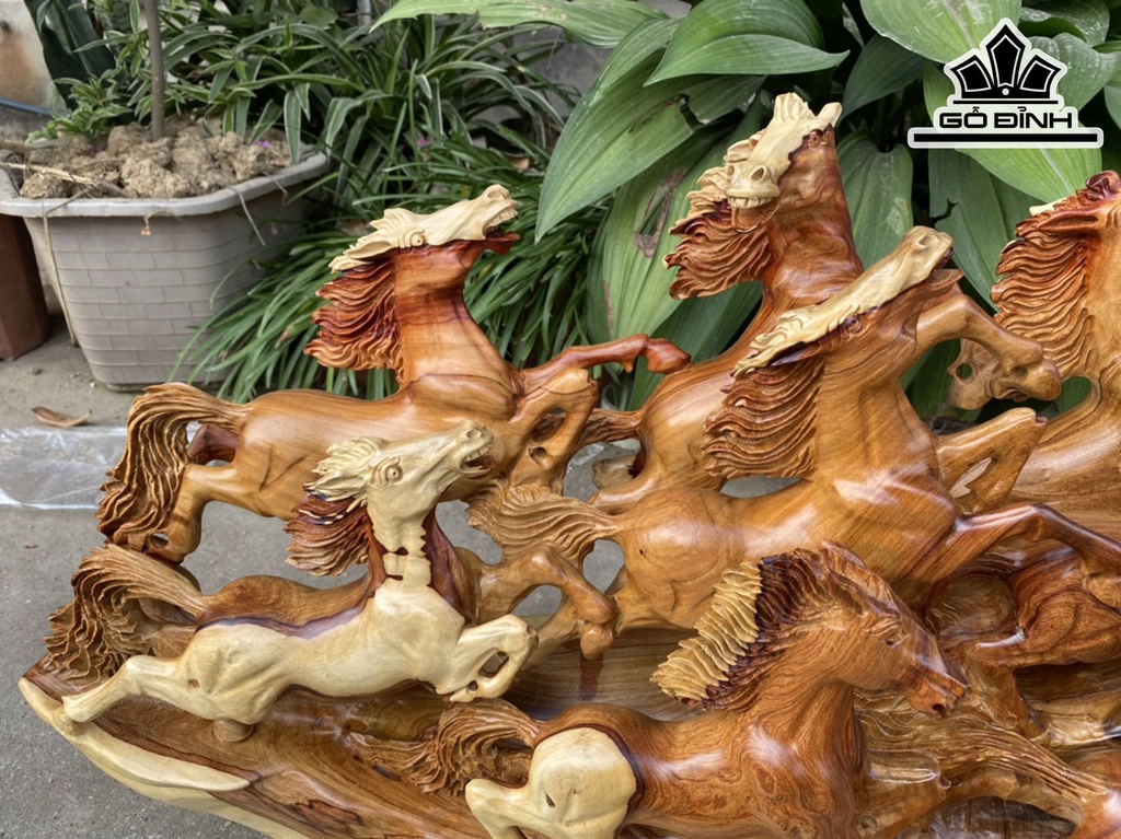 Tượng Bát Mã Gỗ Hương Cao 45 Ngang 80 Sâu 27 (cm)