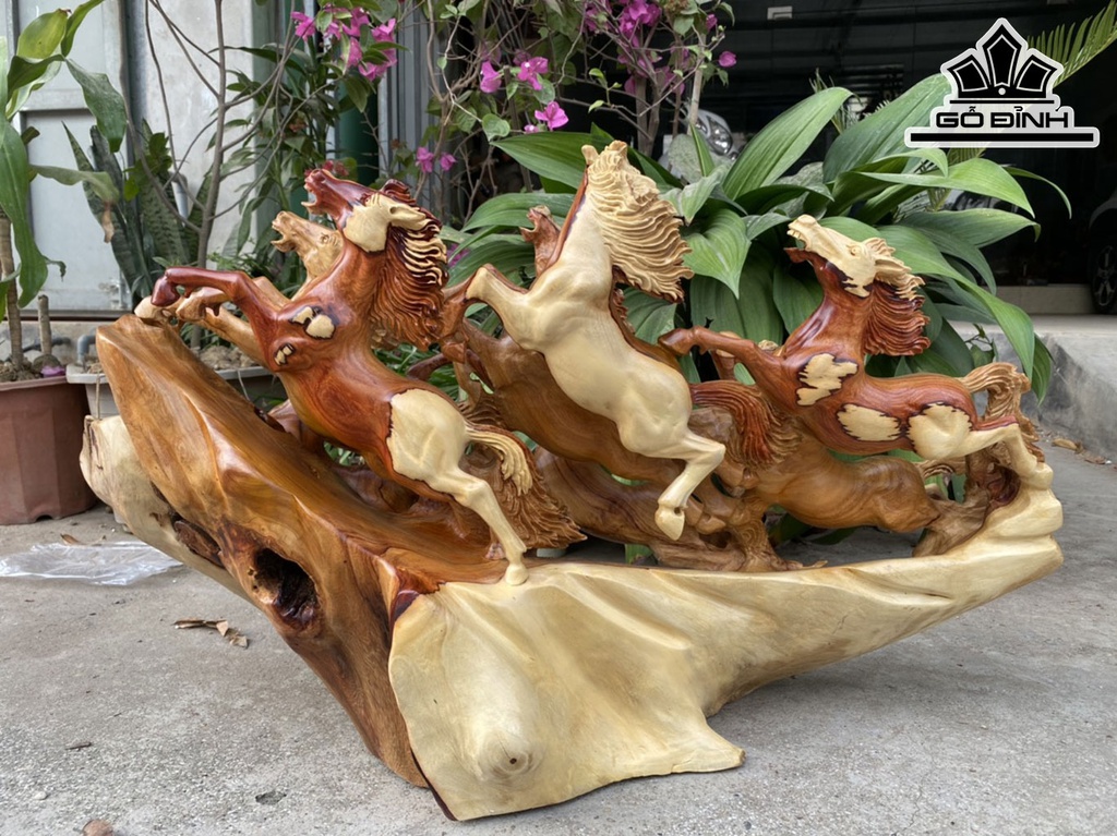 Tượng Bát Mã Gỗ Hương Cao 45 Ngang 80 Sâu 27 (cm)