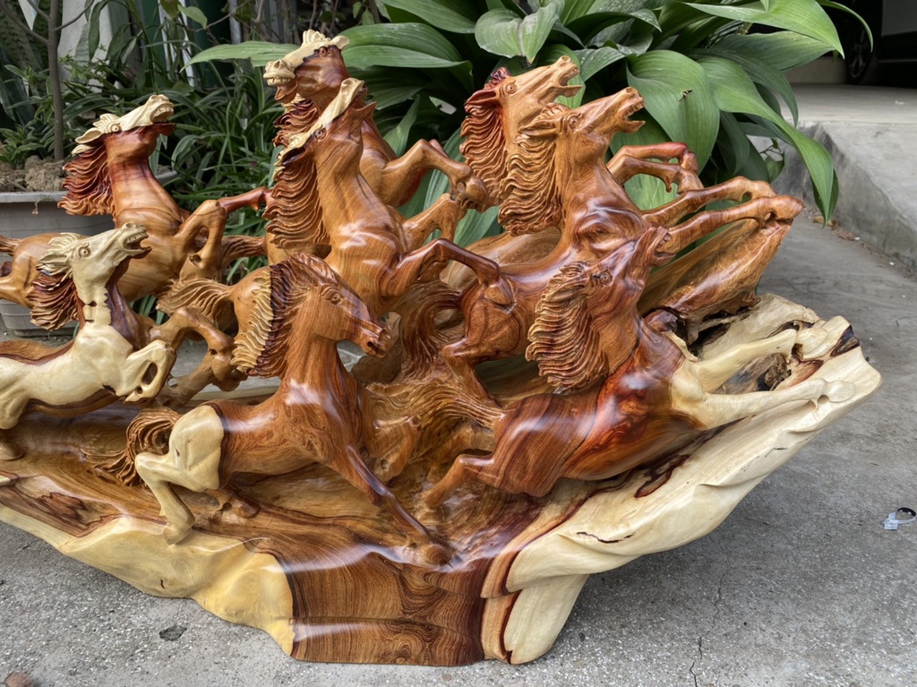 Tượng Bát Mã Gỗ Hương Cao 45 Ngang 80 Sâu 27 (cm)