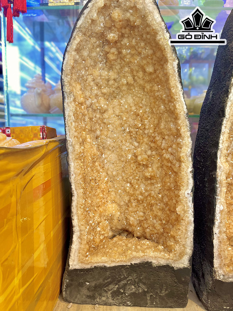 Tác Phẩm Đá Thạch Anh Vàng Cao 72 Ngang 30 (cm) 58,3kg