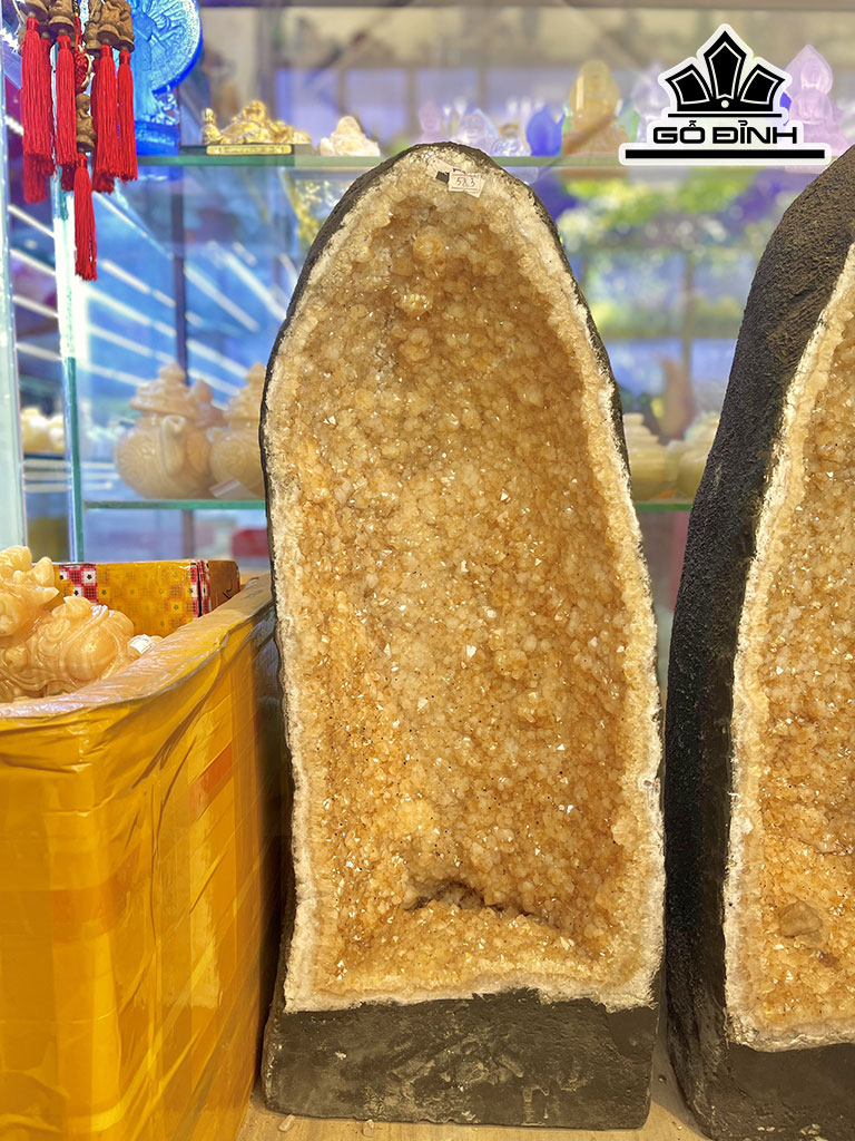Tác Phẩm Đá Thạch Anh Vàng Cao 72 Ngang 30 (cm) 58,3kg