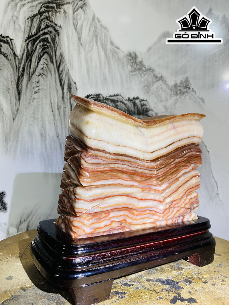 Tác Phẩm Đá Phú Quý Cao 16 Ngang 19 (cm) 3,9kg