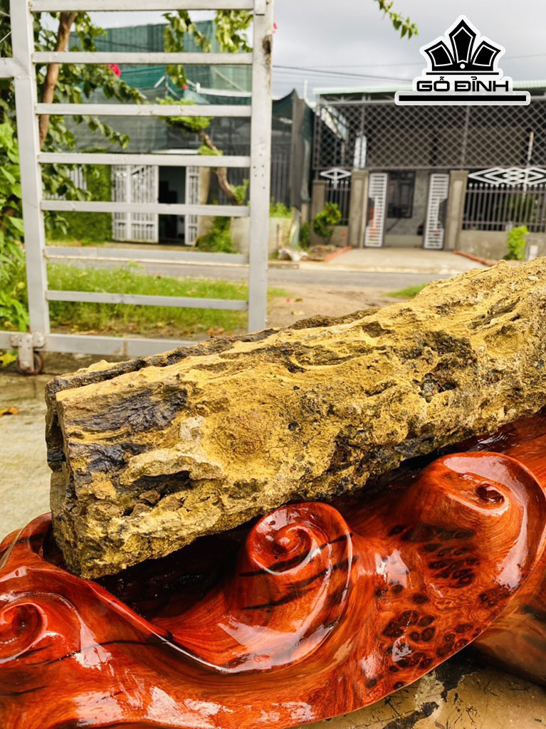 Tác Phẩm Gỗ Hóa Thạch Cao 48 Ngang 75 (cm) 22,5kg