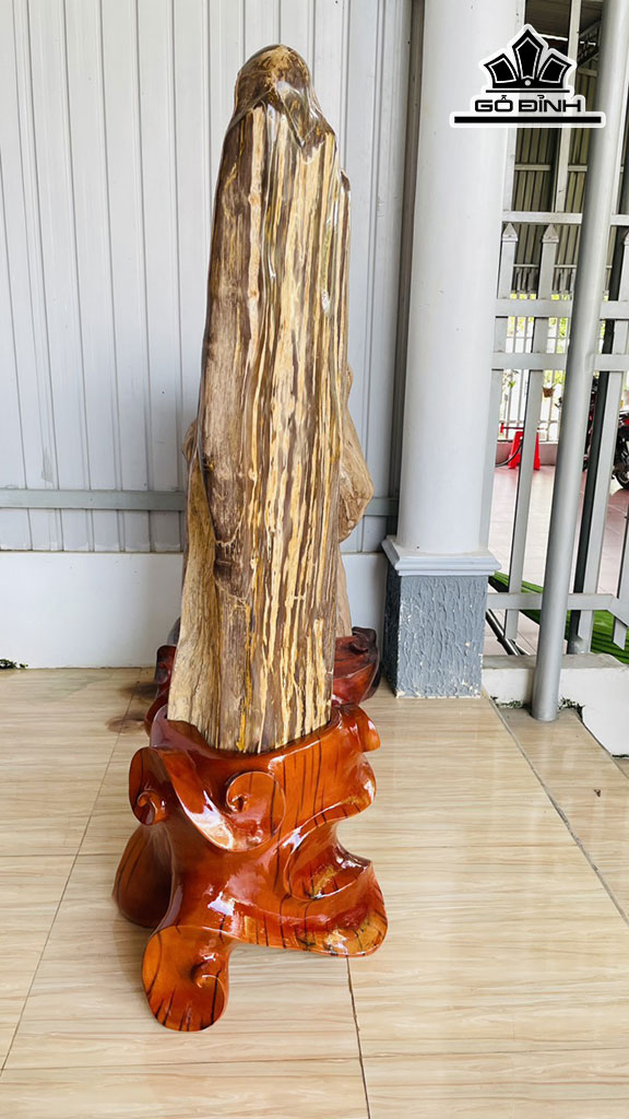 Tác Phẩm Gỗ Hóa Thạch Cao 132 Ngang 23 (cm) 65kg