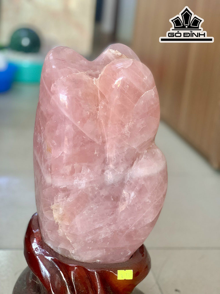 Tác Phẩm Đá Thạch Anh Hồng Cao 40 Ngang 16 (cm) 8,78kg