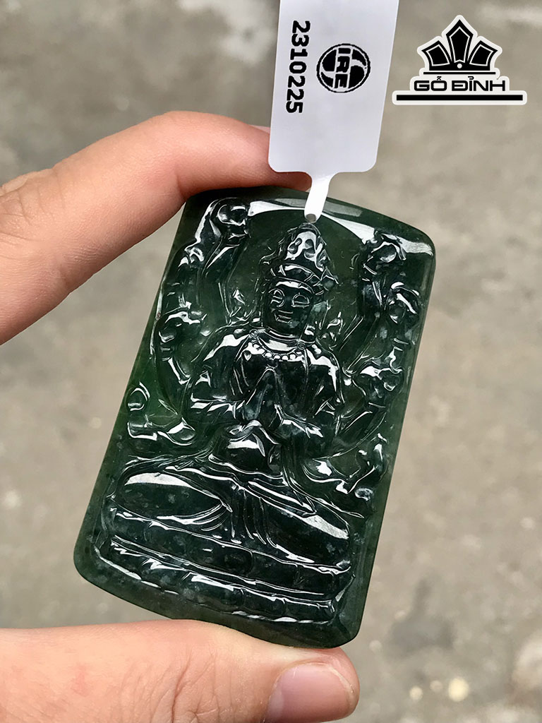 Mặt Dây Chuyền Bồ Tát Đá Cẩm Thạch (Jadeite) Cao 63 Ngang 41,5 Sâu 5 (mm)