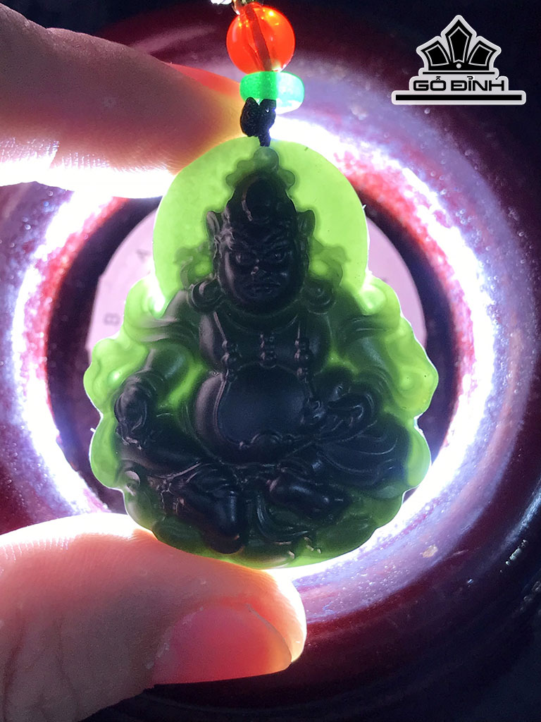Mặt Dây Chuyền Đá Ngọc Bích (Nephrite Jade) Cao 39,8 Ngang 32,8 Sâu 7,8 (mm)