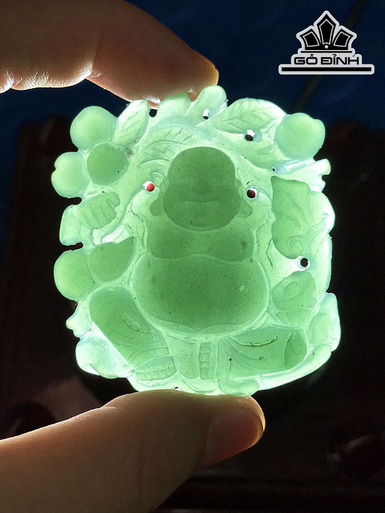 Mặt Dây Chuyền Đá Ngọc Bích (Nephrite Jade) Cao 39,8 Ngang 32,8 Sâu 7,8 (mm)