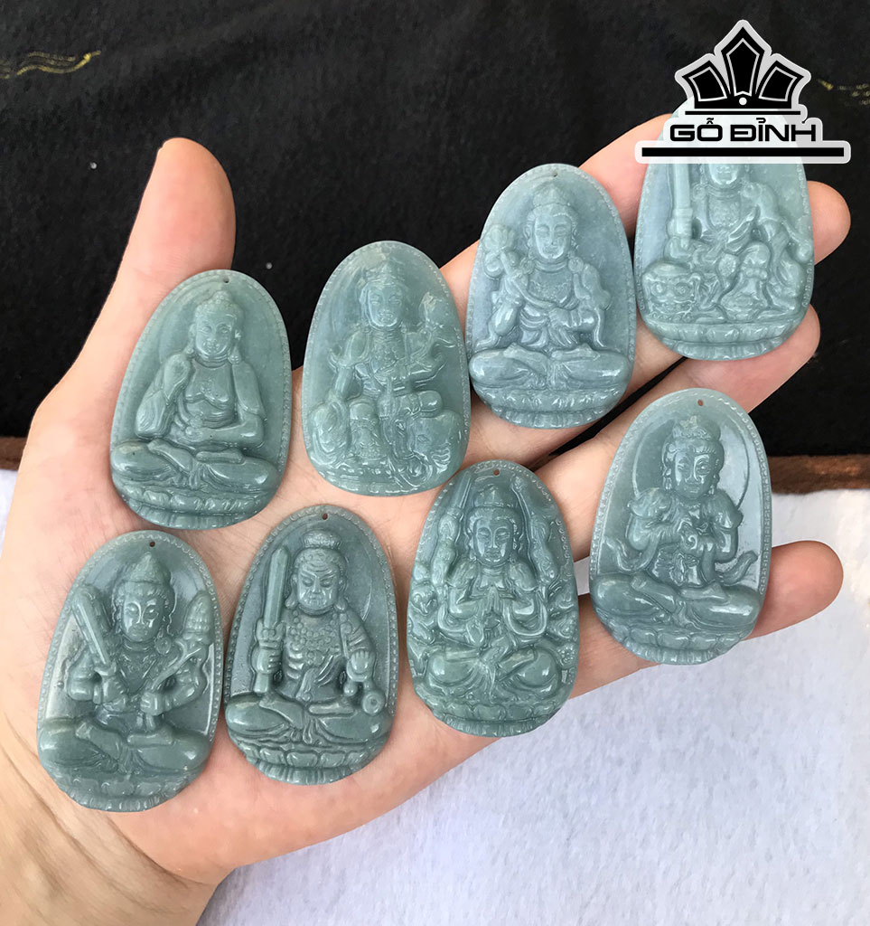 Mặt Dây Chuyền Phật Bản Mệnh Đá Cẩm Thạch (Jadeite) Cao 4,75 Ngang 3 Sâu 0,6 (mm)