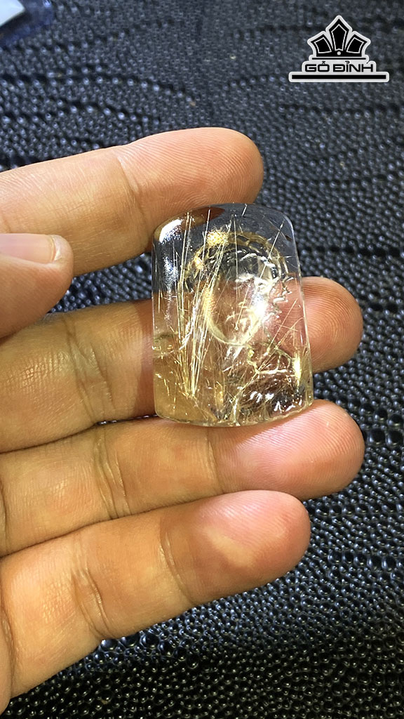 Mặt Dây Chuyền Chúa GiêSu Đá Thạch Anh Tóc Vàng Cao 36 Ngang 25 Sâu 11 (mm) 13,6gr