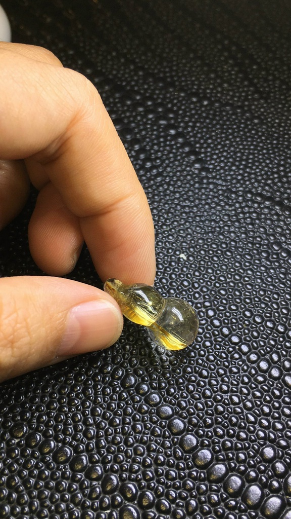 Mặt Dây Chuyền Hồ Lô Đá Thạch Anh Tóc Vàng Cao 20,8 Ngang 11,2 Sâu 10,2 (mm) 2,7gr