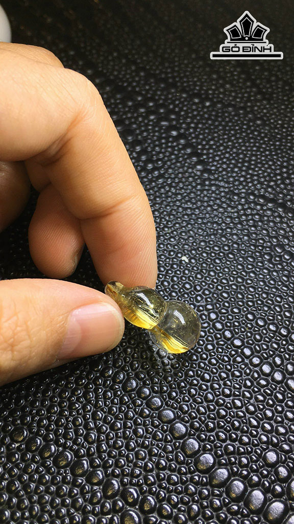 Mặt Dây Chuyền Hồ Lô Đá Thạch Anh Tóc Vàng Cao 20,8 Ngang 11,2 Sâu 10,2 (mm) 2,7gr