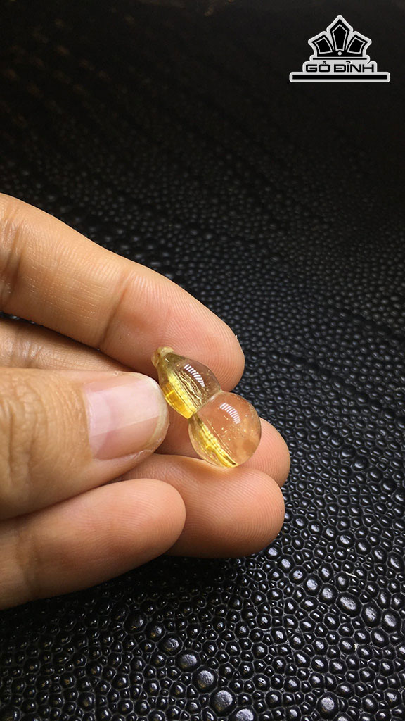 Mặt Dây Chuyền Hồ Lô Đá Thạch Anh Tóc Vàng Cao 20,8 Ngang 11,2 Sâu 10,2 (mm) 2,7gr