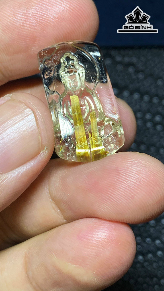 Mặt Dây Chuyền Quan Âm Đá Thạch Anh Tóc Vàng Cao 26 Ngang 14 Sâu 7 (mm) 4,6gr