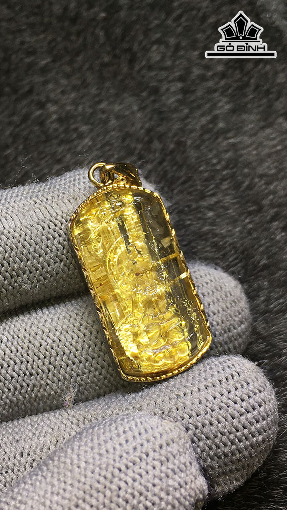 Mặt Dây Chuyền Quan Âm Đá Thạch Anh Tóc Vàng Cao 29,7 Ngang 15,7 Sâu 8,4 (mm) 8,7gr