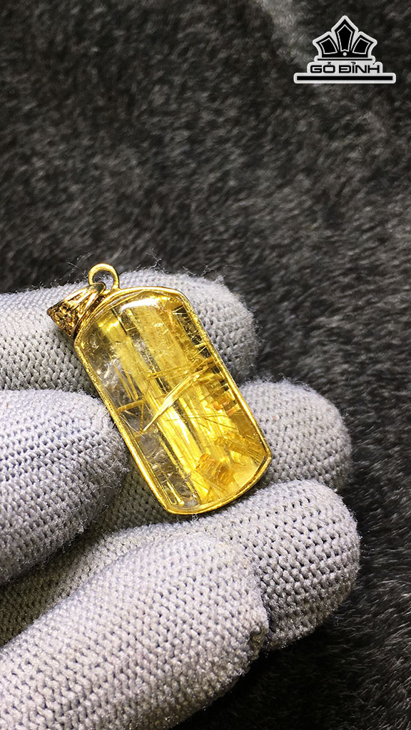 Mặt Dây Chuyền Quan Âm Đá Thạch Anh Tóc Vàng Cao 29,7 Ngang 15,7 Sâu 8,4 (mm) 8,7gr