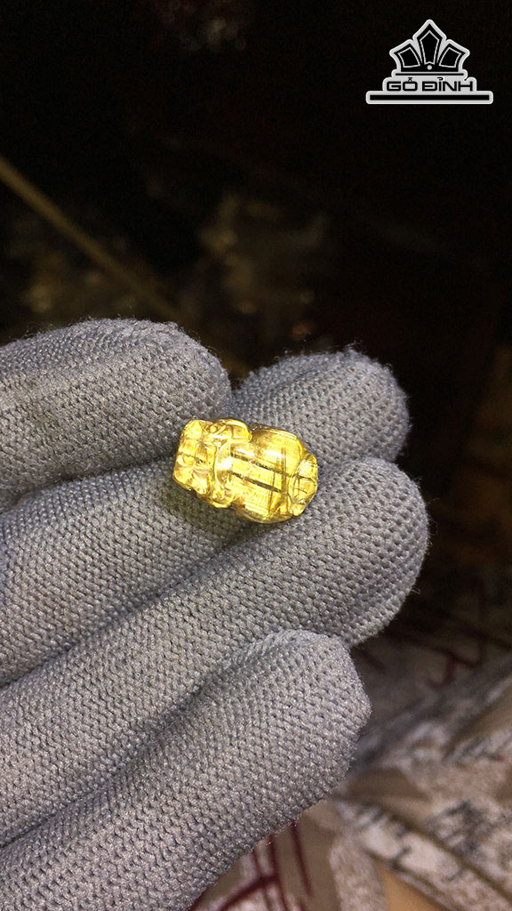 Tỳ Hưu Đá Thạch Anh Tóc Vàng Cao 15,8 Ngang 10,8 Sâu 8,3 (mm) 2,7gr