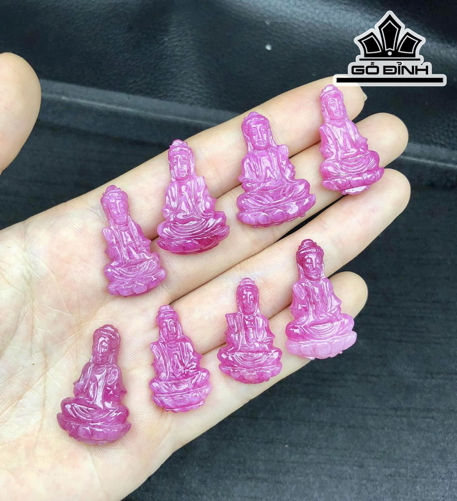 Mặt Dây Chuyền Quan Âm Đá Ruby Cao 2,8 (cm)
