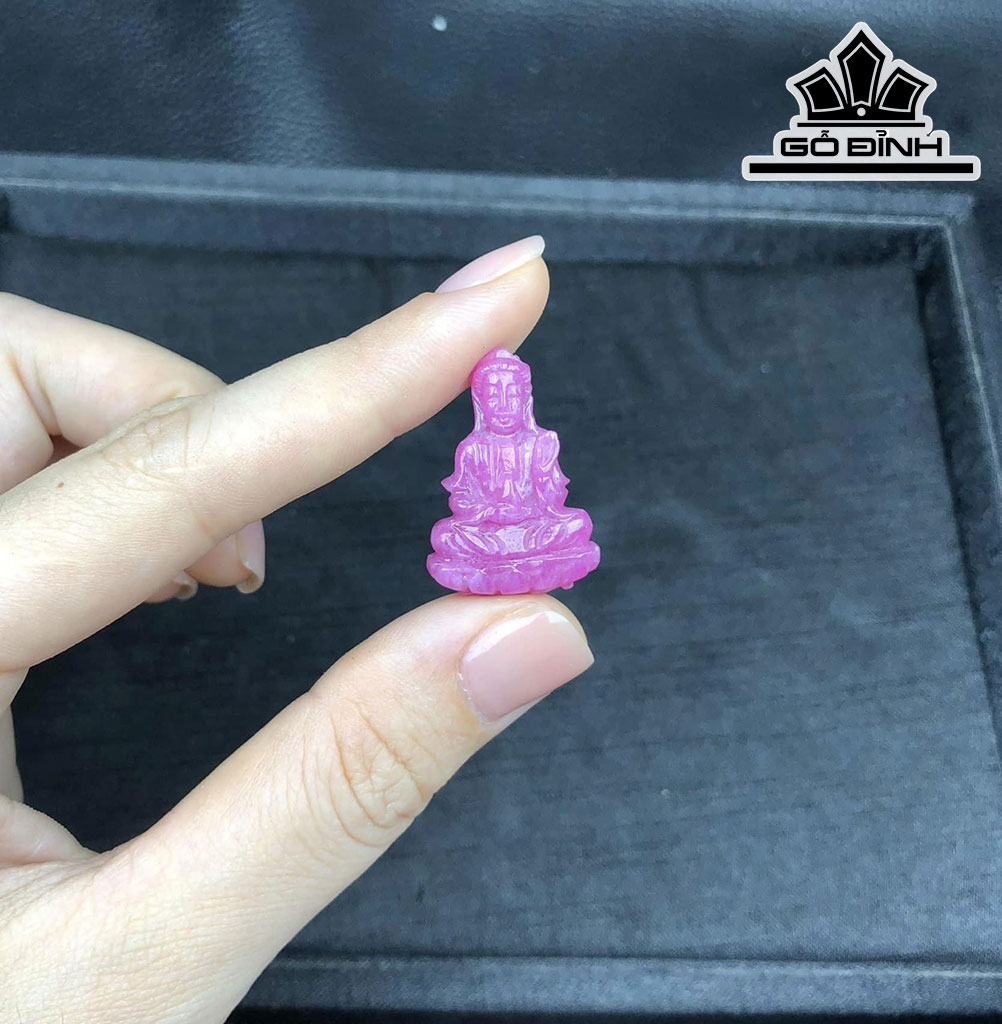 Mặt Dây Chuyền Quan Âm Đá Ruby Cao 2,8 (cm)