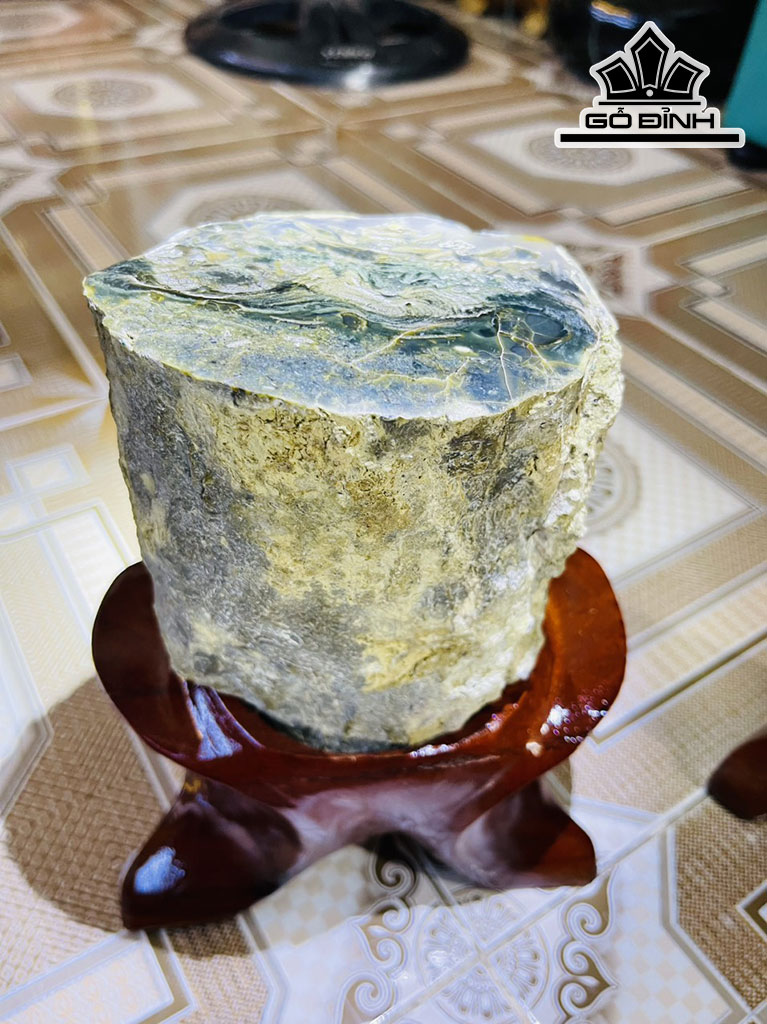 Tác Phẩm Gỗ Hóa Thạch Cao 24 Ngang 13 (cm) 3,9kg