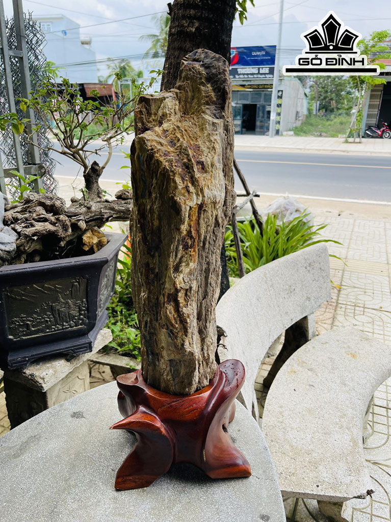 Tác Phẩm Gỗ Hóa Thạch Cao 77 (cm) 23kg