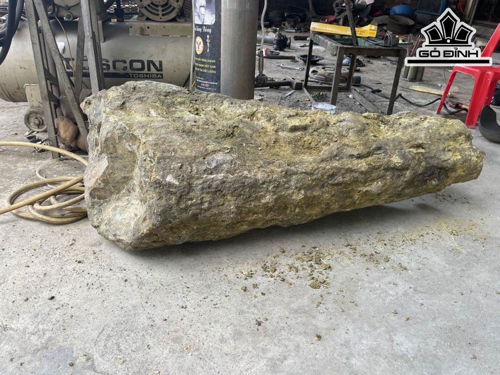 Tác Phẩm Gỗ Hóa Thạch Cao 110 (cm) 180kg