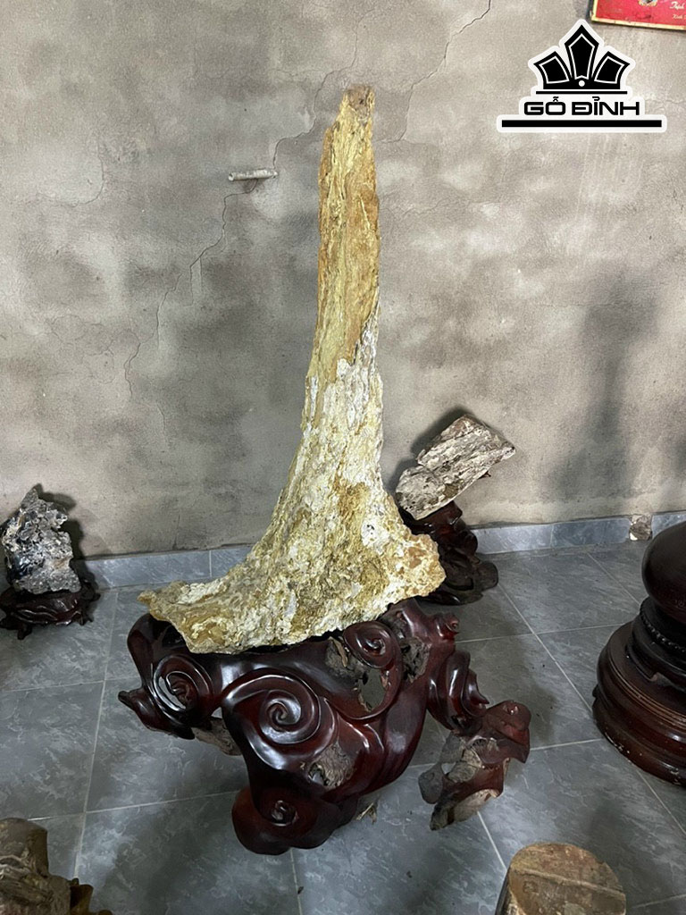 Tác Phẩm Gỗ Hóa Thạch Cao 138 (cm) 58kg