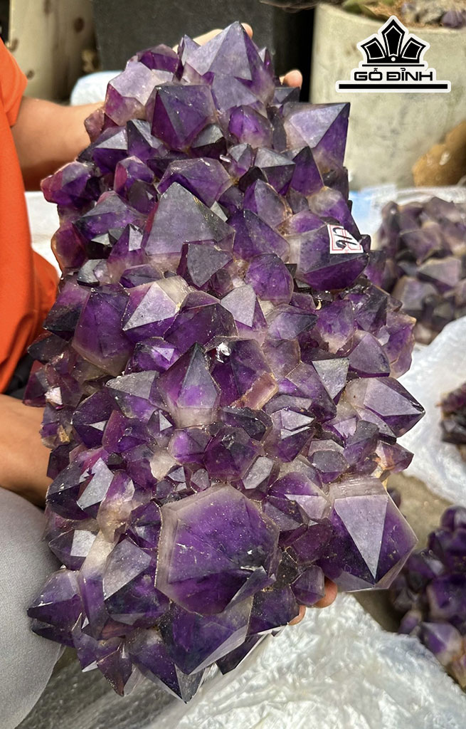 Tác Phẩm Đá Thạch Anh Tím 18,9kg