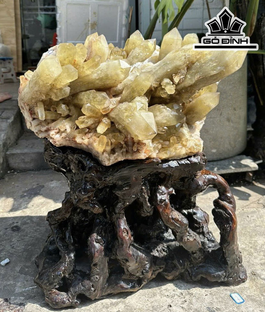 Tác Phẩm Đá Thạch Anh Vàng Cao 55 Ngang 50 (cm) 39,95kg