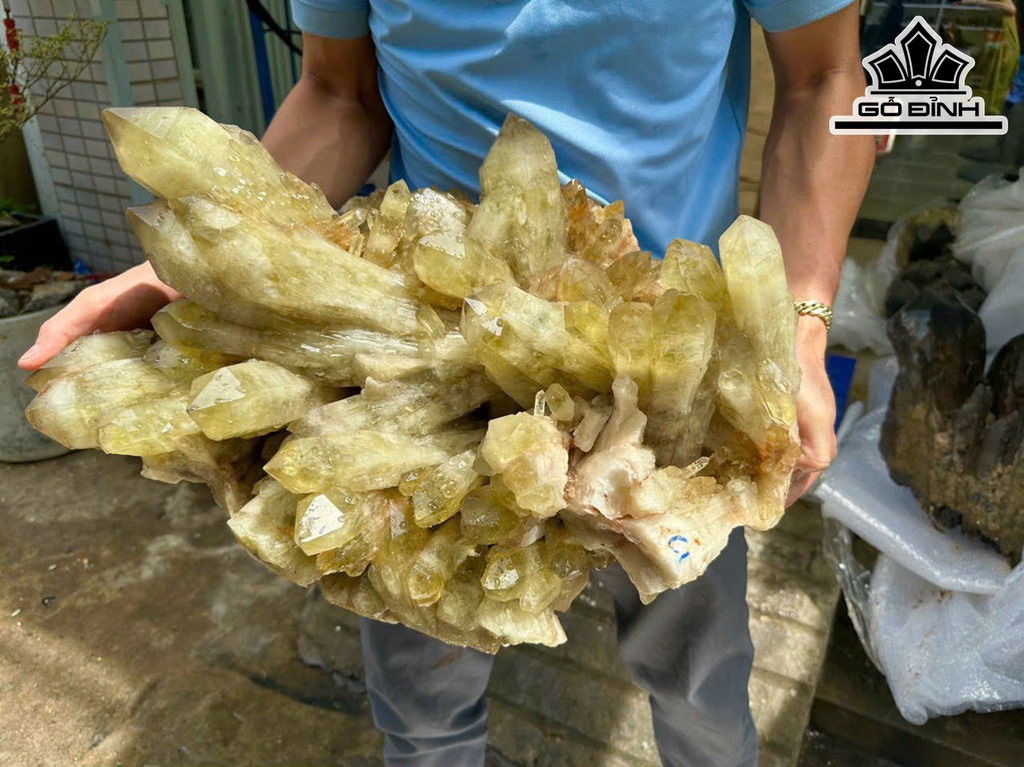 Tác Phẩm Đá Thạch Anh Vàng Cao 55 Ngang 50 (cm) 39,95kg
