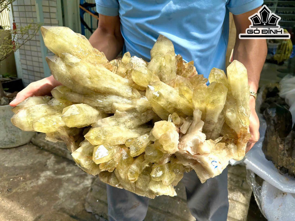 Tác Phẩm Đá Thạch Anh Vàng Cao 55 Ngang 50 (cm) 39,95kg