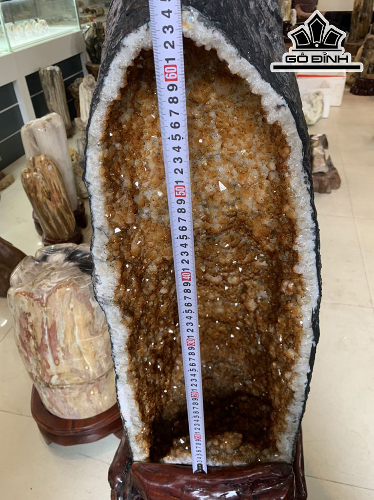 Hốc Đá Thạch Anh Vàng Cao 80 Ngang 63 Sâu 28 (cm) 68kg