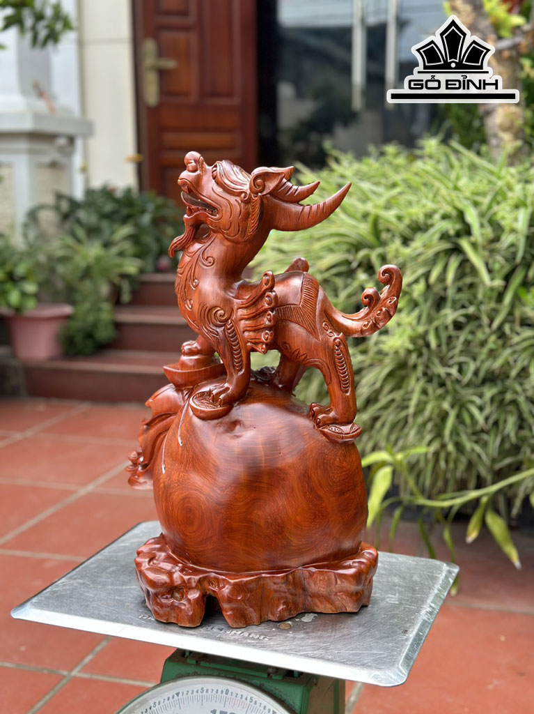 Tượng Nghê Gỗ Hương Cao 50 Ngang 32 Sâu 22 (cm)