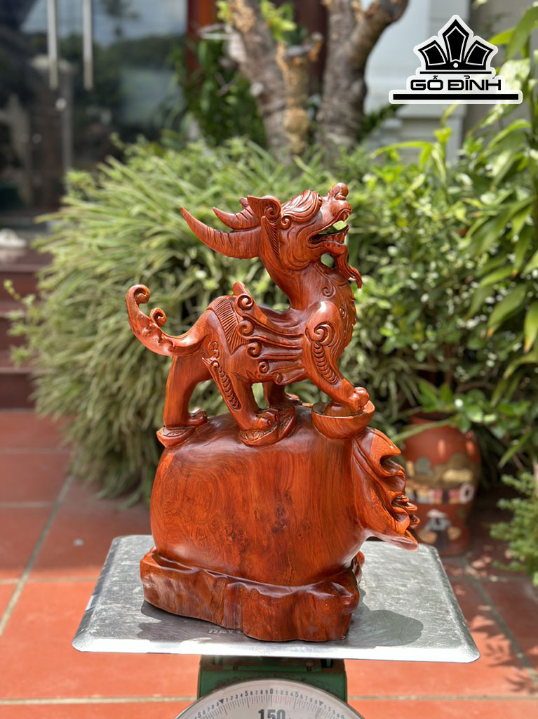 Tượng Nghê Gỗ Hương Cao 50 Ngang 32 Sâu 22 (cm)