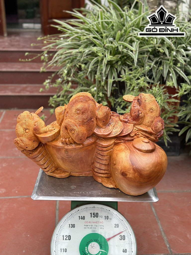 Tượng Tam Cóc Ngậm Tiền Gỗ Hương Cao 36 Ngang 55 Sâu 48 (cm)