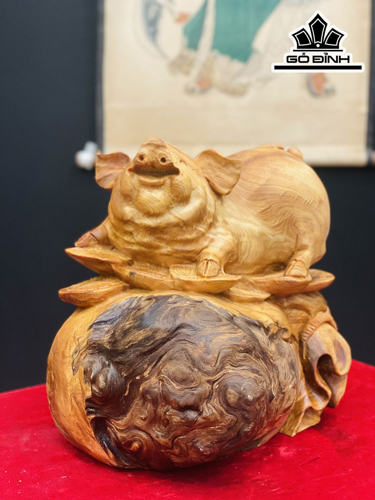Tượng Heo Phong Thủy Gỗ Pơ Mu Cao 25 Ngang 26 Sâu 21 (cm)