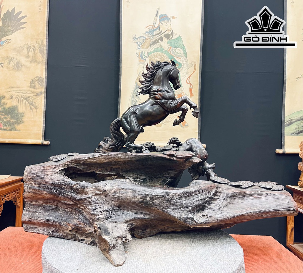 Tượng Ngựa Phong Thủy (Nhất Mã Phi Thiên) Gỗ Bách Xanh Cao 52 Ngang 92 Sâu 58 (cm)