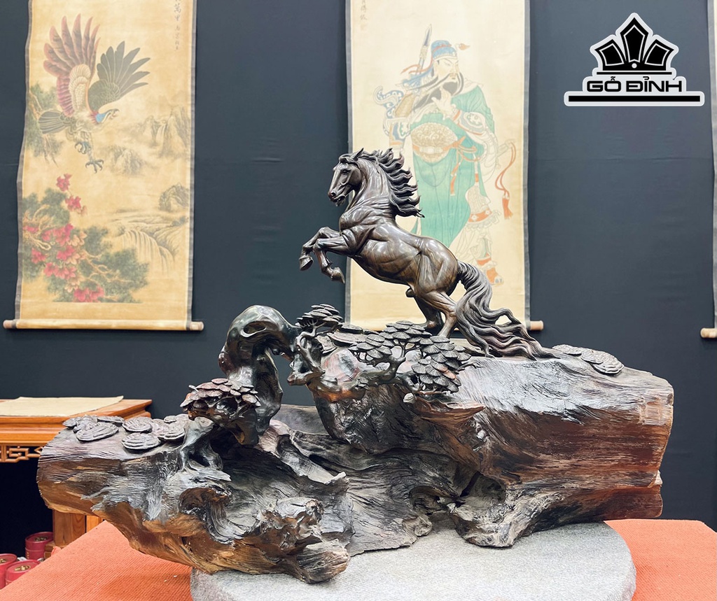 Tượng Ngựa Phong Thủy (Nhất Mã Phi Thiên) Gỗ Bách Xanh Cao 52 Ngang 92 Sâu 58 (cm)