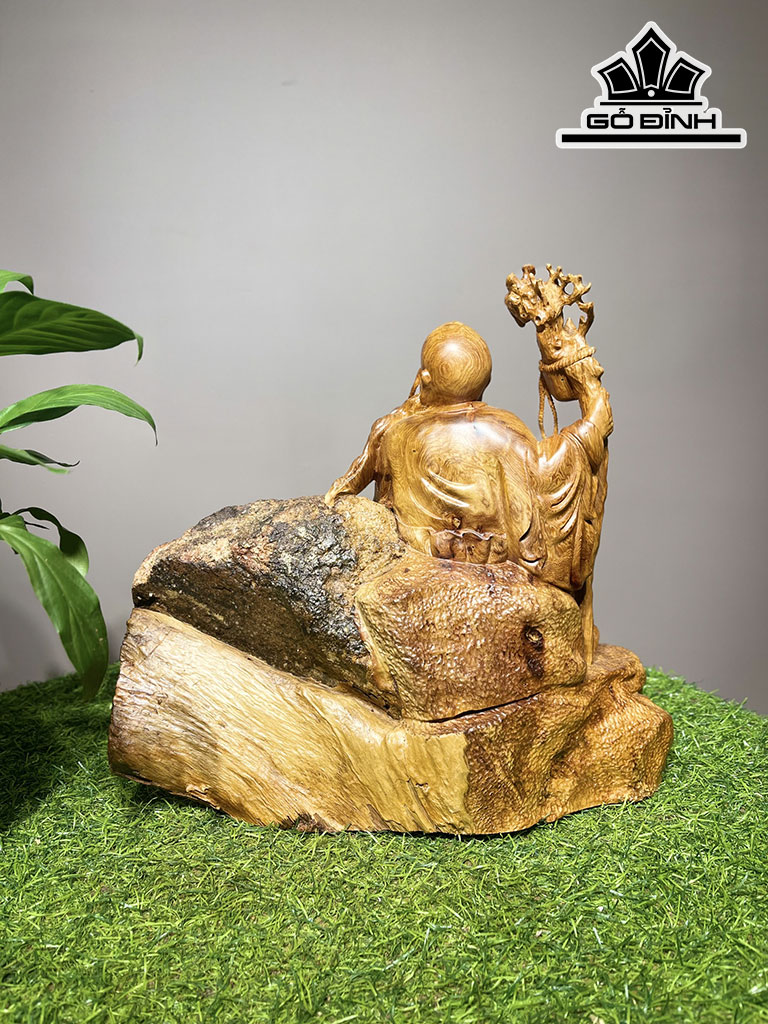 Tượng Ông Thọ Gỗ Hương Ôm Đá Cao 29 Ngang 30 Sâu 18 (cm)