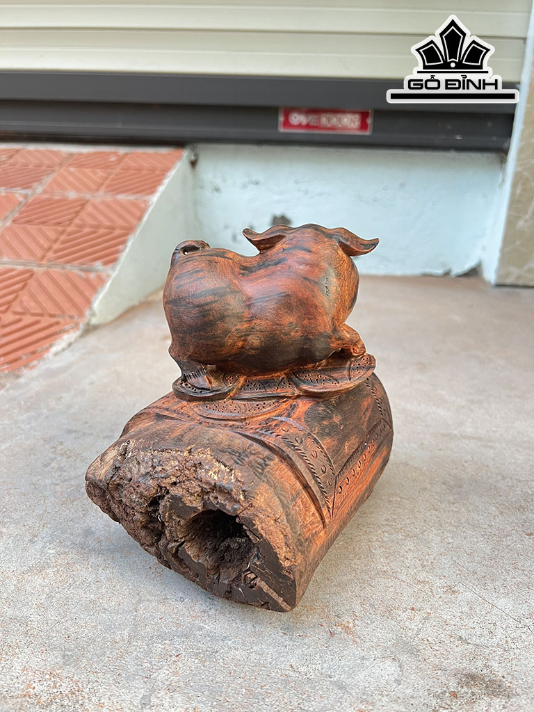 Tượng Heo Phong Thủy Gỗ Trắc Cao 16 Ngang 12 Sâu 16 (cm)