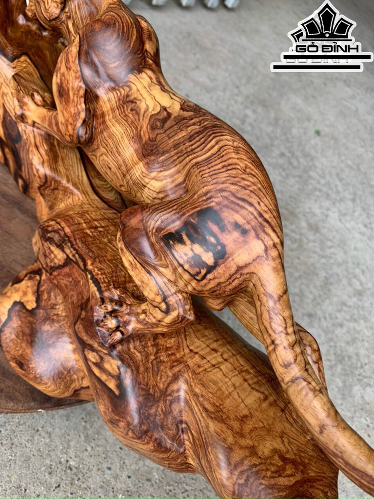 Tượng Báo Săn Mồi Gỗ Cẩm Ngang 60 Cao 23 Sâu 13 (cm)