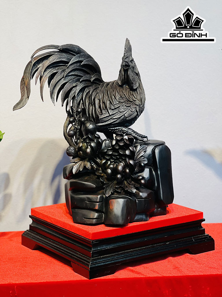 Tượng Gà Trống Phong Thủy Gỗ Trắc Cao 50 Ngang 40 Sâu 26 (cm)