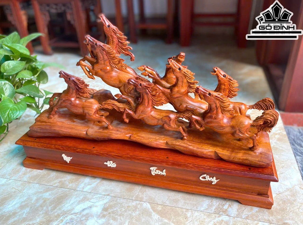 Tượng Bát Mã Gỗ Hương Cao 41 Ngang 62 Sâu 18 (cm)