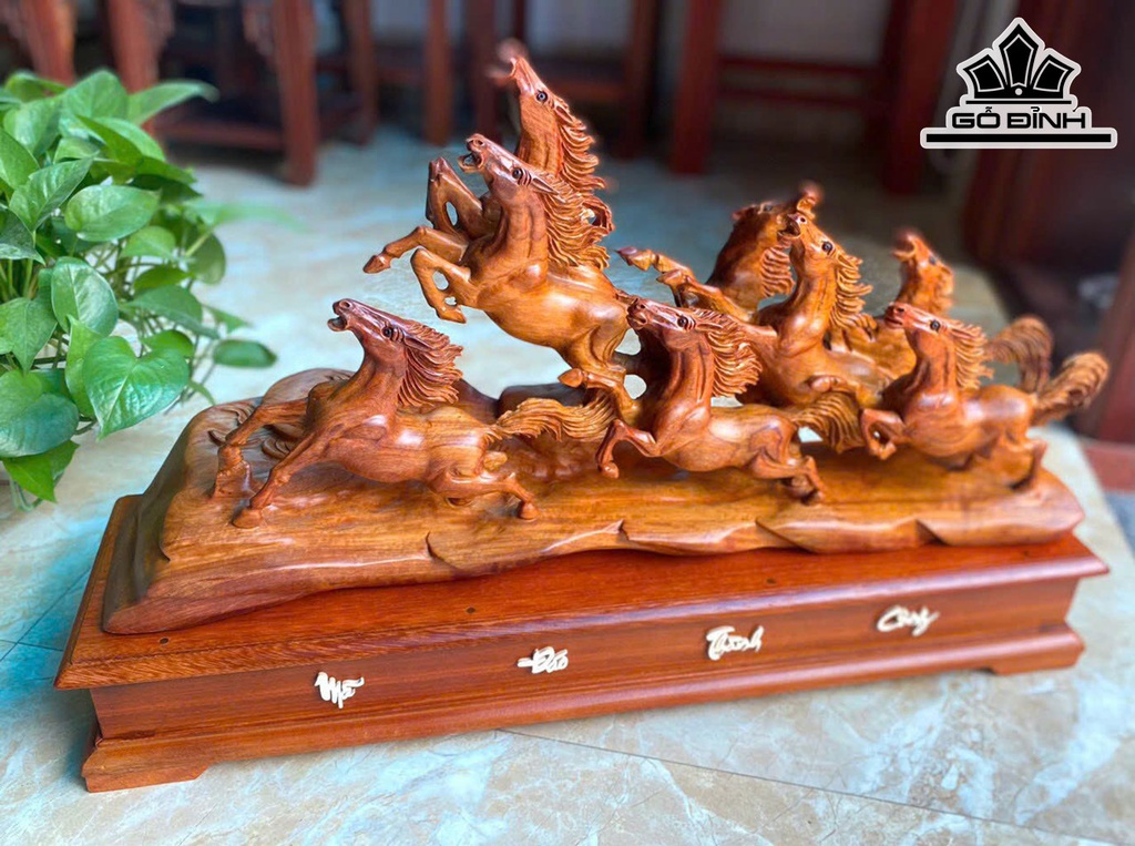 Tượng Bát Mã Gỗ Hương Cao 41 Ngang 62 Sâu 18 (cm)